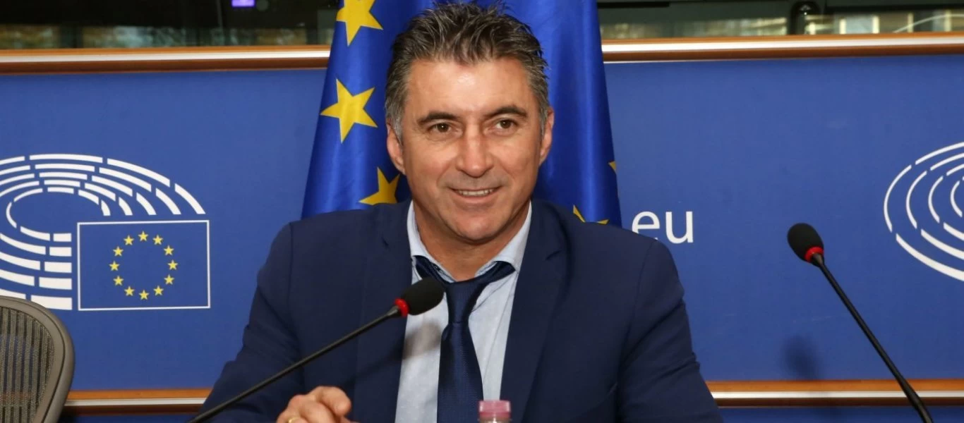 «Πυρά» Ζαγοράκη κατά Αυγενάκη: «Δεν μπορώ να συνευρίσκομαι στην ίδια πολιτική στέγη»